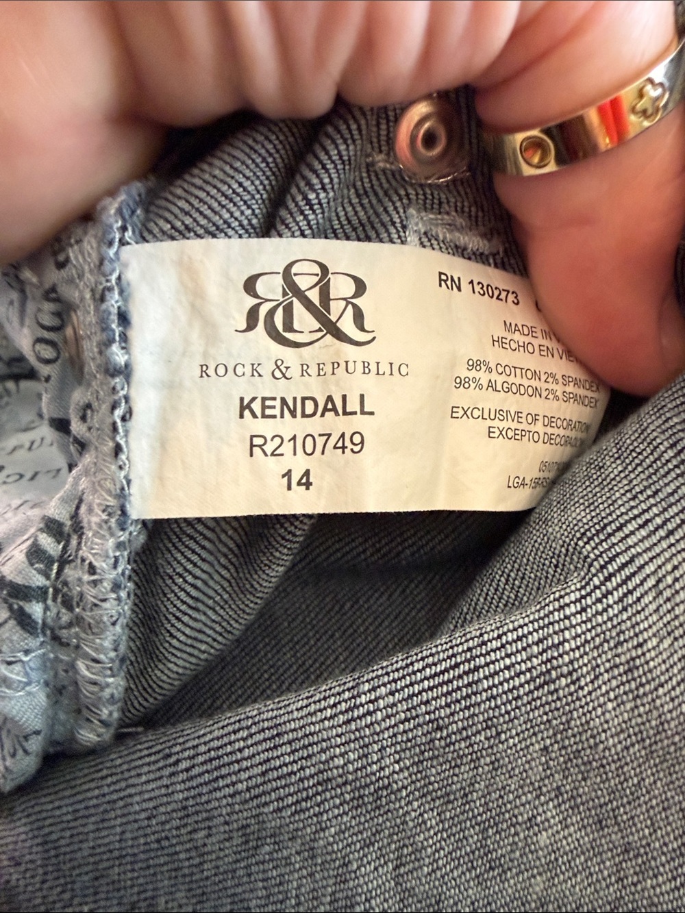 Rock & Republic Indigo Cropped Roll‑Cuff Jeans - Picture 7 of 7